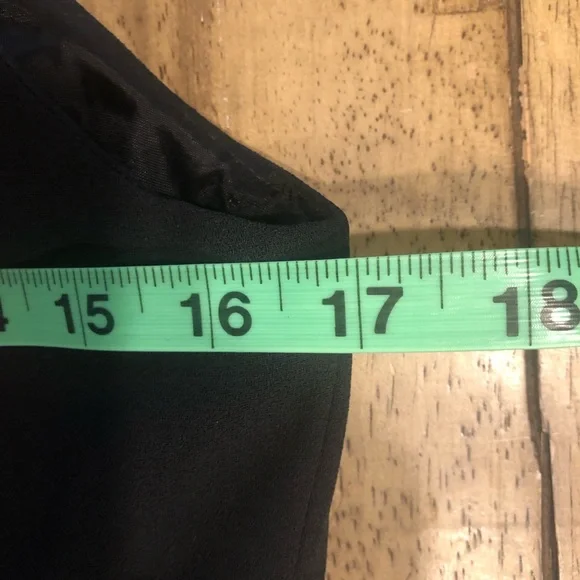 Black cocktail dress by Laundry LAST CHANCE - Picture 5 of 7